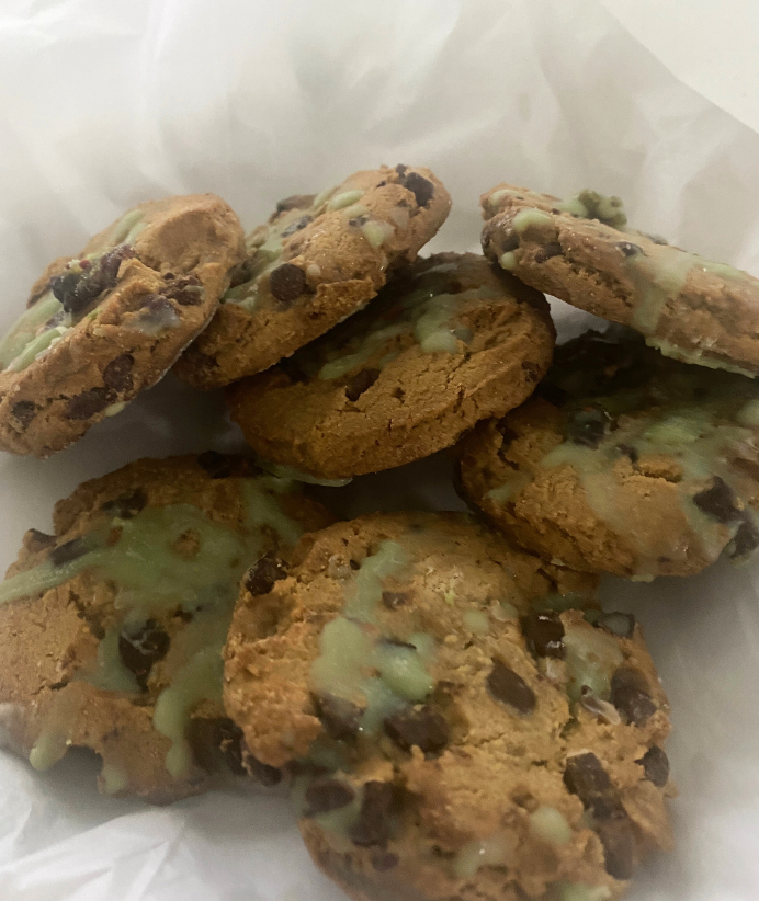 Gift Box | MA’at Kahk Chocolate Chip Pistachio Butter Cookies | Egyptian Dates
