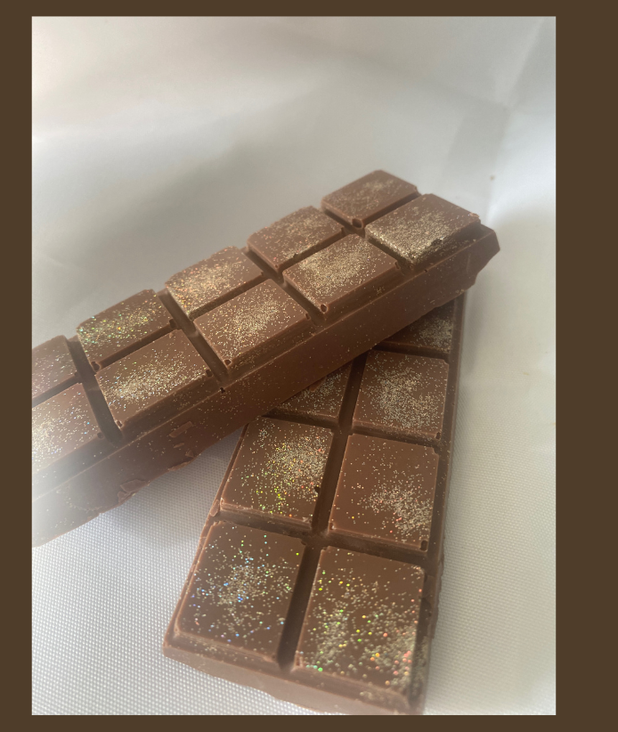 Gift Box Kit MA’at Egyptian Dubai Chocolate Bars | Iwen Tayeb Holographic Bars | Pistachio | Egyptian Dates | Cranberries | GOLD Dust