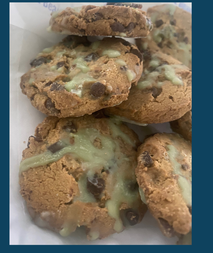 Gift Box | MA’at Kahk Chocolate Chip Pistachio Butter Cookies | Egyptian Dates