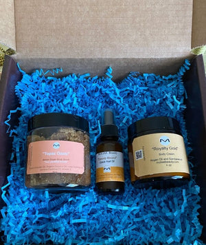 Skin Galore | Queens Day | Lip Oils | Brown Sugar Scrub | Eyelash Growth Oil | Sea Salt Scrub | Gift Box Kit