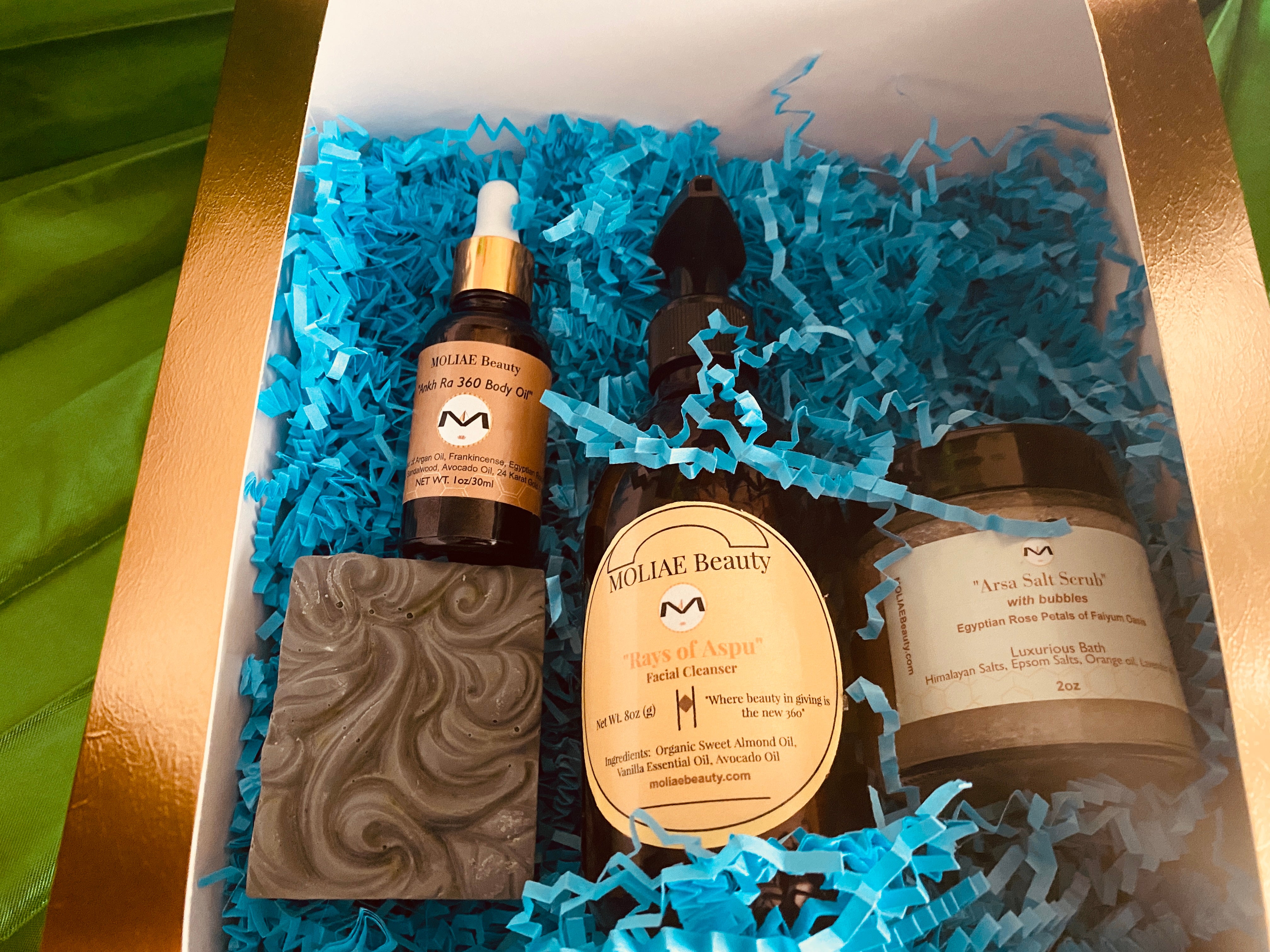 MOLIAE Gold Ankh Ra Aspu | MOLIAE Beauty Gift Box Kit | $189.95